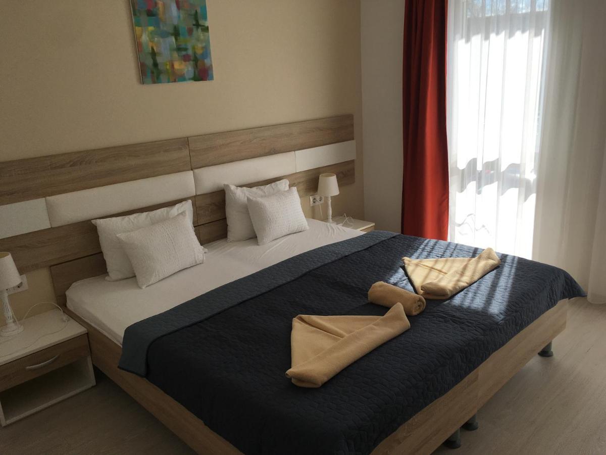 Hotel Pallone Balatonfüred Buitenkant foto